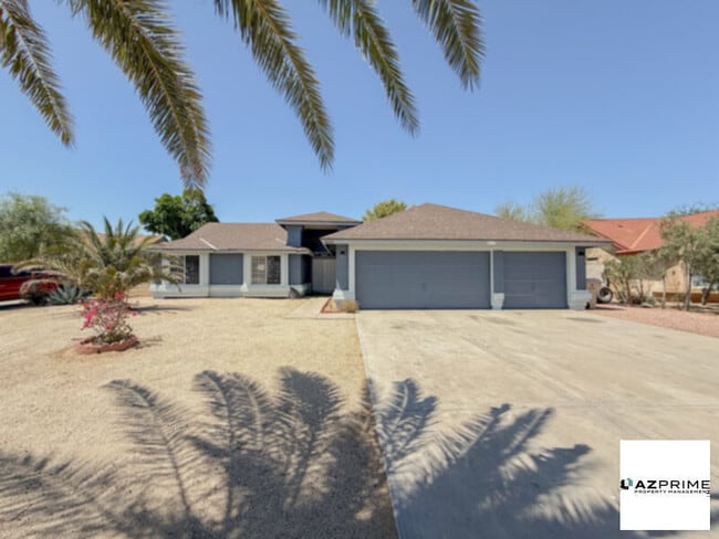 Photo - Gorgeous 5/3 Glendale Retreat with 3-Car Garage!