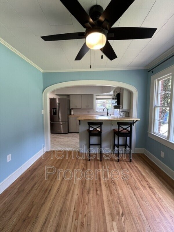 Photo - 1631 Maple Ave