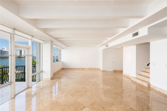 Building Photo - 1408 Brickell Bay Dr Unit 611