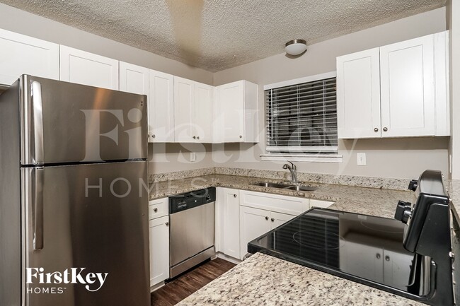 Photo - 1731 Tudor Dr