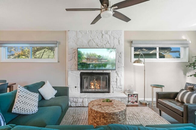 Building Photo - 1919 Puritan Dr Unit ID1019566P