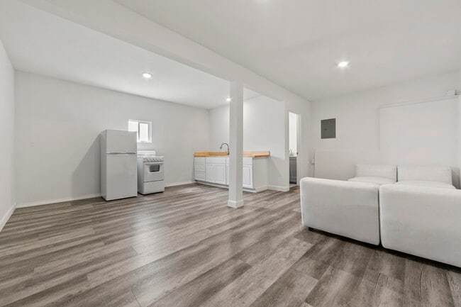 Photo - 22607 Pacific Coast Hwy Unidad C