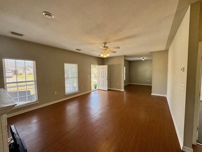 Photo - 2008 Marvin Ave