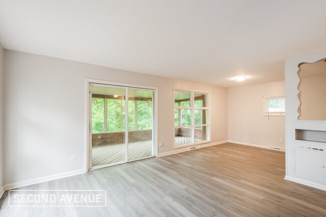 Photo - 6006 Stanhill Ct