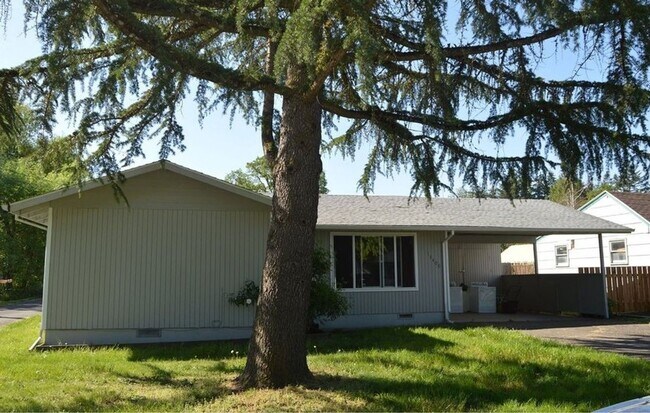 Building Photo - 13400 SW Berthold Ave
