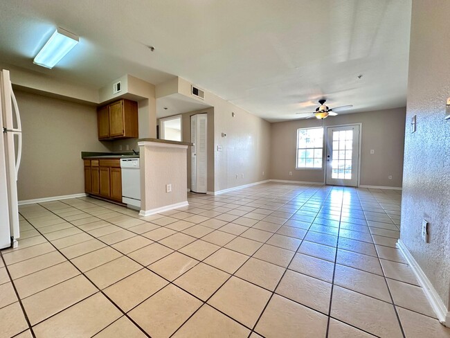 Photo - Spacious 2B/2B Unfurnished Condo near Beach in the Heart of Destin! Unidad 387