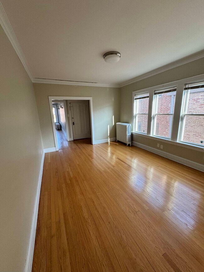 Photo - 6208 N Artesian Ave Unidad 2