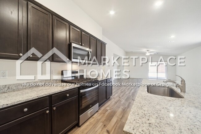 Photo - 975 Barkwell Dr SW