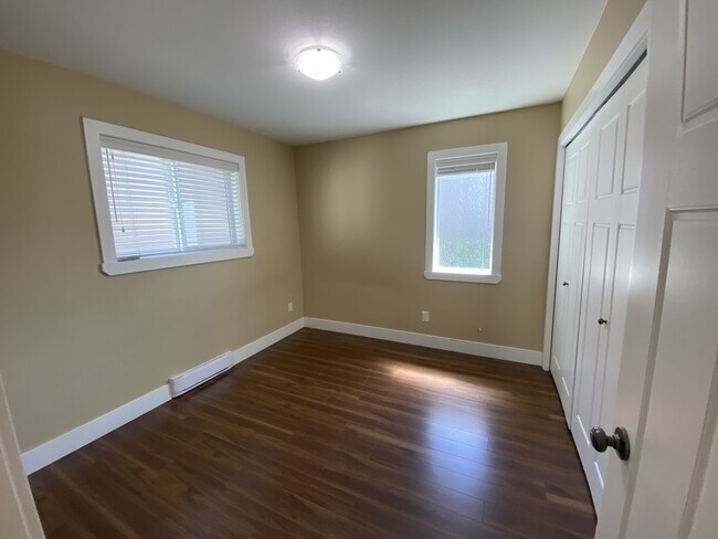 Photo - 498 Menzies Ridge Dr