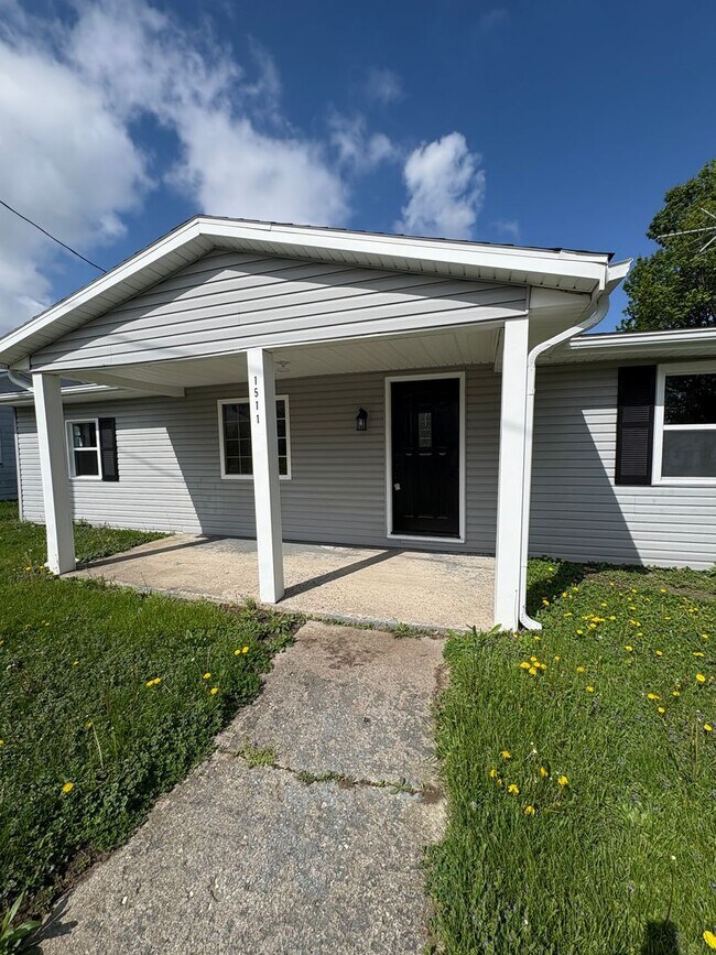 Newly Remodeled Charming 3bd2br Home!! - Newly Remodeled Charming 3bd2br Home!!