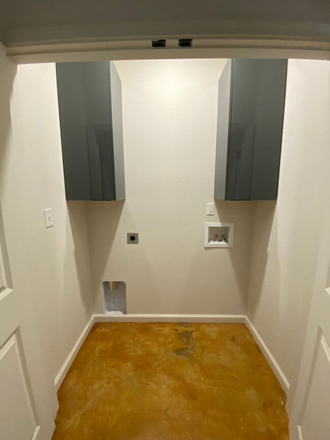 Photo - 1120 Creath Ave Apartment Unit 1