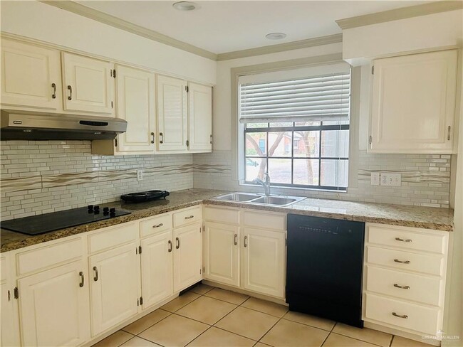 Photo - 8 N 1st St