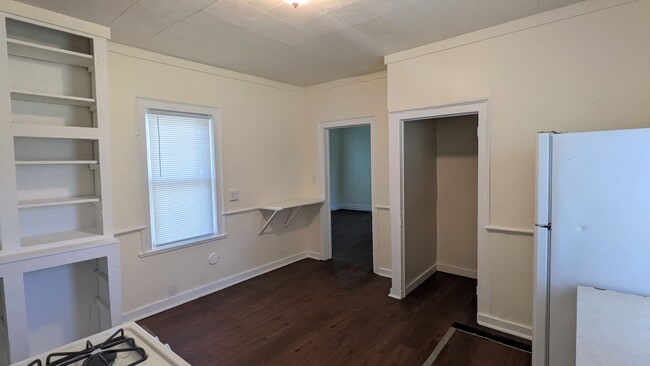 Photo - 523 W Grand Ave Unit A