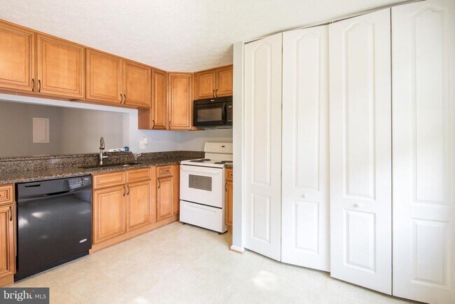 Photo - 8334 Windfall Rd