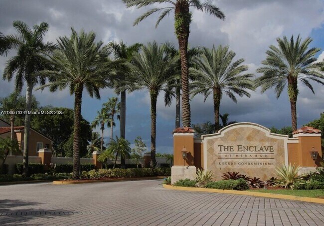 Building Photo - 2051 Renaissance Blvd Unit 305