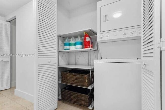 Photo - 185 SW 7th St