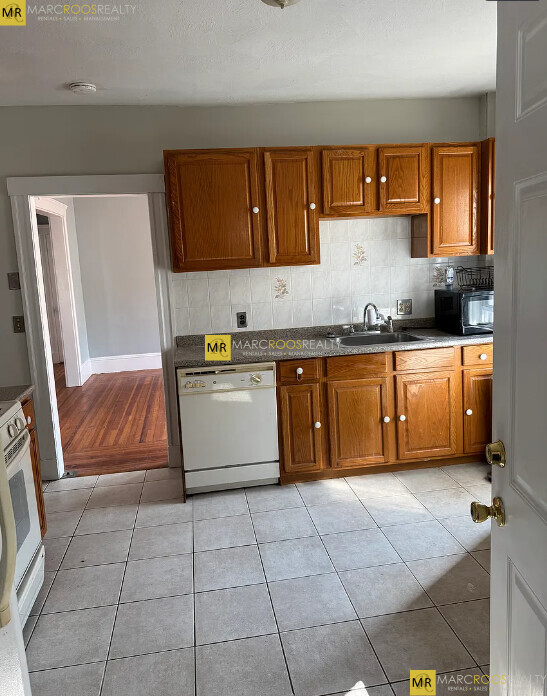 Building Photo - 49 Conwell Ave Rental