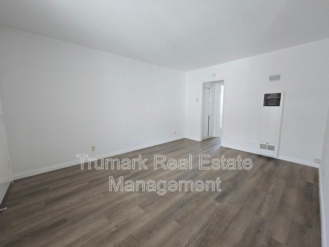 103 S Roosevelt Ave