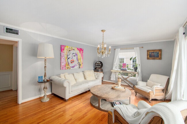 Building Photo - 2522 Wordsworth St Rental