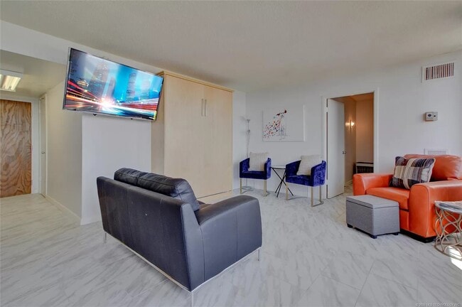 Photo - 410 W 7th St #1521 Unidad 1521