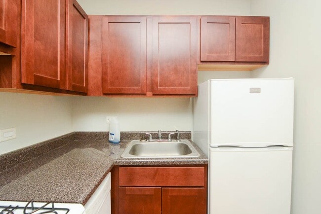 Photo - 823 W Wolfram St Unit 103