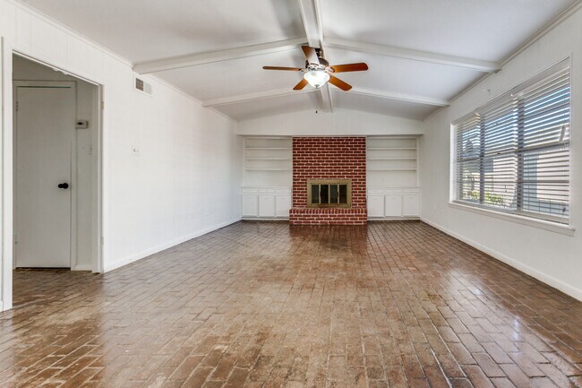 Photo - 7621 Dentcrest Dr Unit 7621