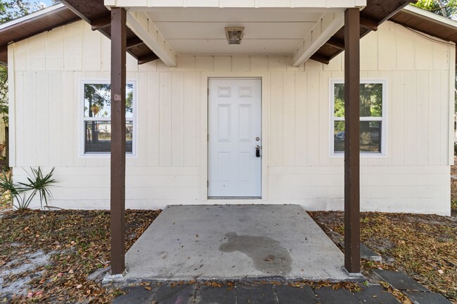 Photo - 3 bedroom 1 bathroom single family house!