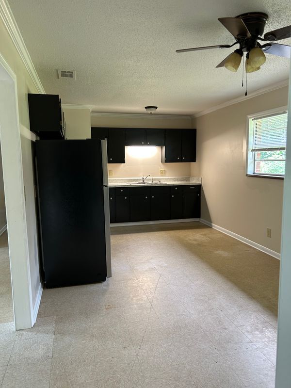 Photo - 206 Taylor Ln