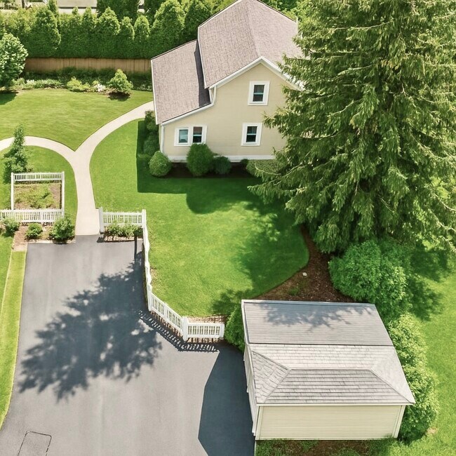 Photo - 39 Twitchell St