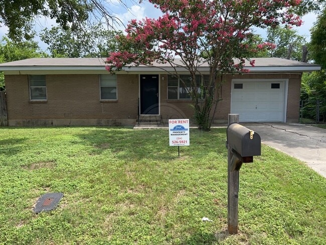 Building Photo - 110 Bybee Ct