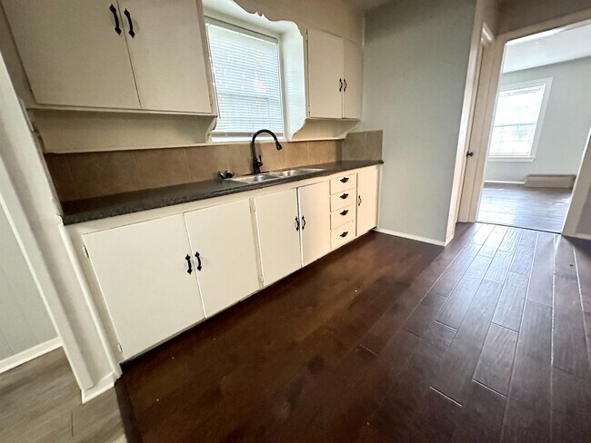 Photo - 1008 Peak St