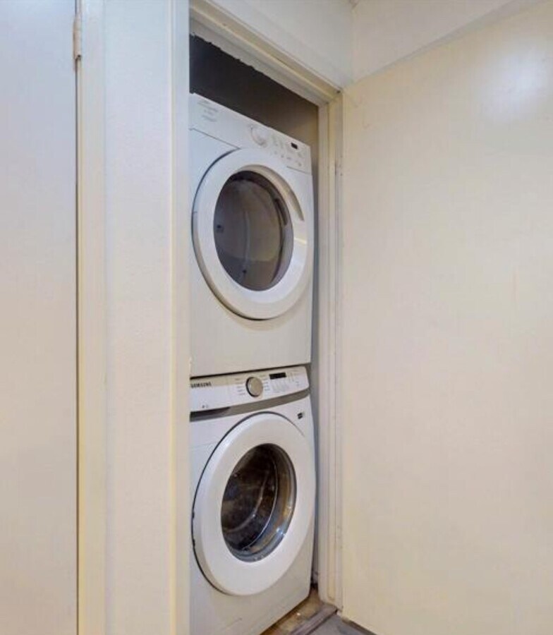 Photo - 7031 N Holiday Dr