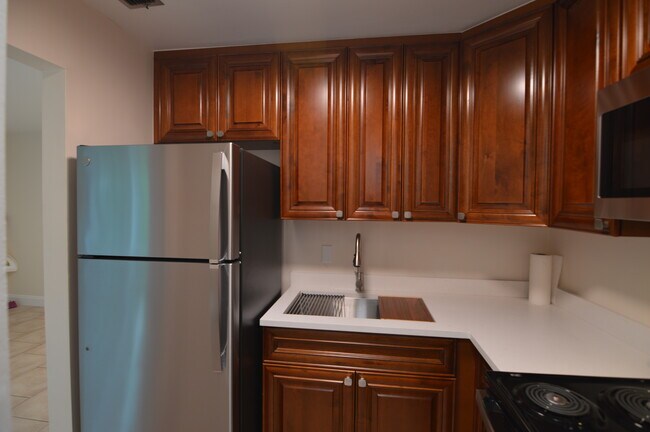 3919 Adcock Ln Unit A