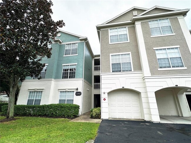 Building Photo - 12843 Madison Pointe Cir Unit 201