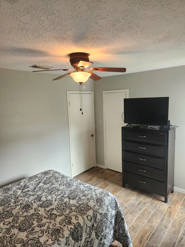 Photo - 3061 Walnut Springs Dr