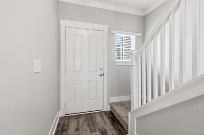 Photo - 730 Elmbrook Dr