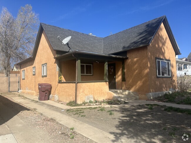Building Photo - 1013 Arizona Ave Rental