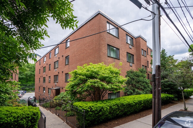 197-205 Kent Street se encuentra en Brookline. - 197-205 Kent St