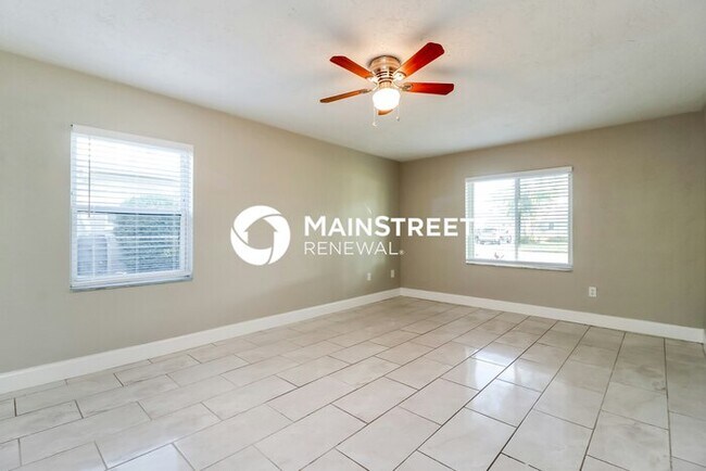 Photo - 3 Bedroom Pet-Friendly Home in St. Petersburg, FL with Main Street Renewal