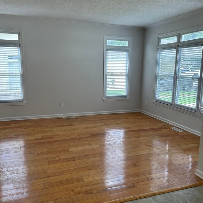 Photo - 260 Grove