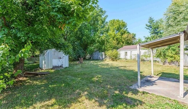 Photo - Charming 2-Bedroom Ranch Home with Large B...