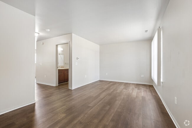 4BR, 2BA - 1,401SF - Living Room