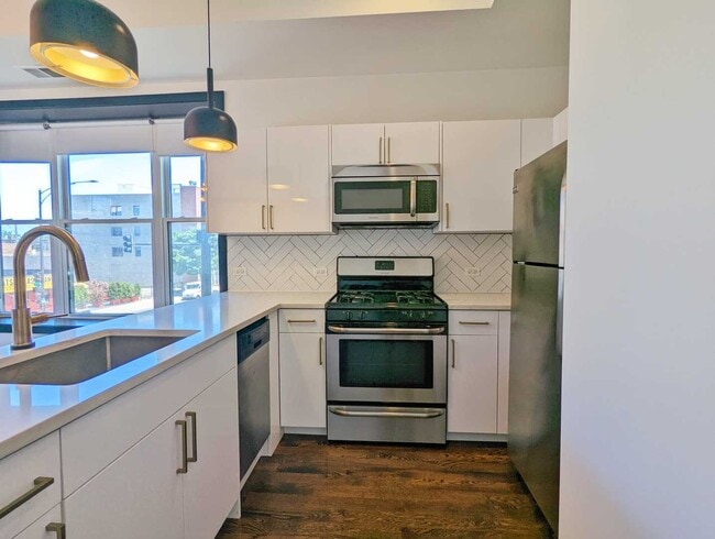 Photo - 2301 W Chicago Ave Unit 3F