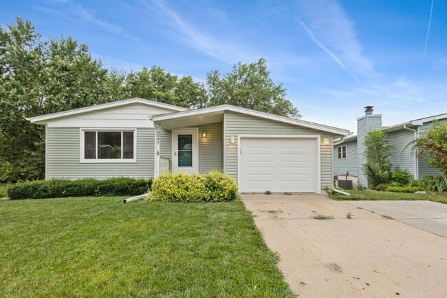 Fully Remodeled South Lincoln 4 Bedroom - Fully Remodeled South Lincoln 4 Bedroom House