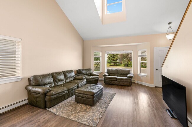 Photo - 306 Golden Valley Dr