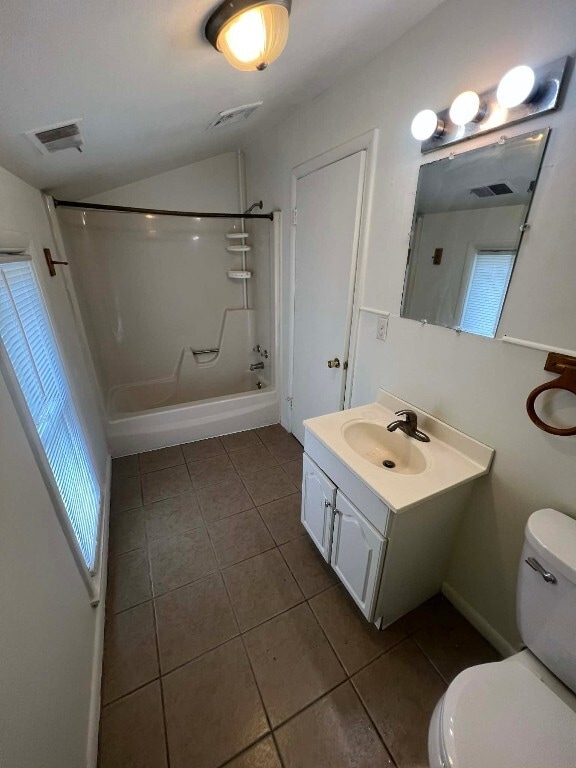 Photo - 62 E Main St