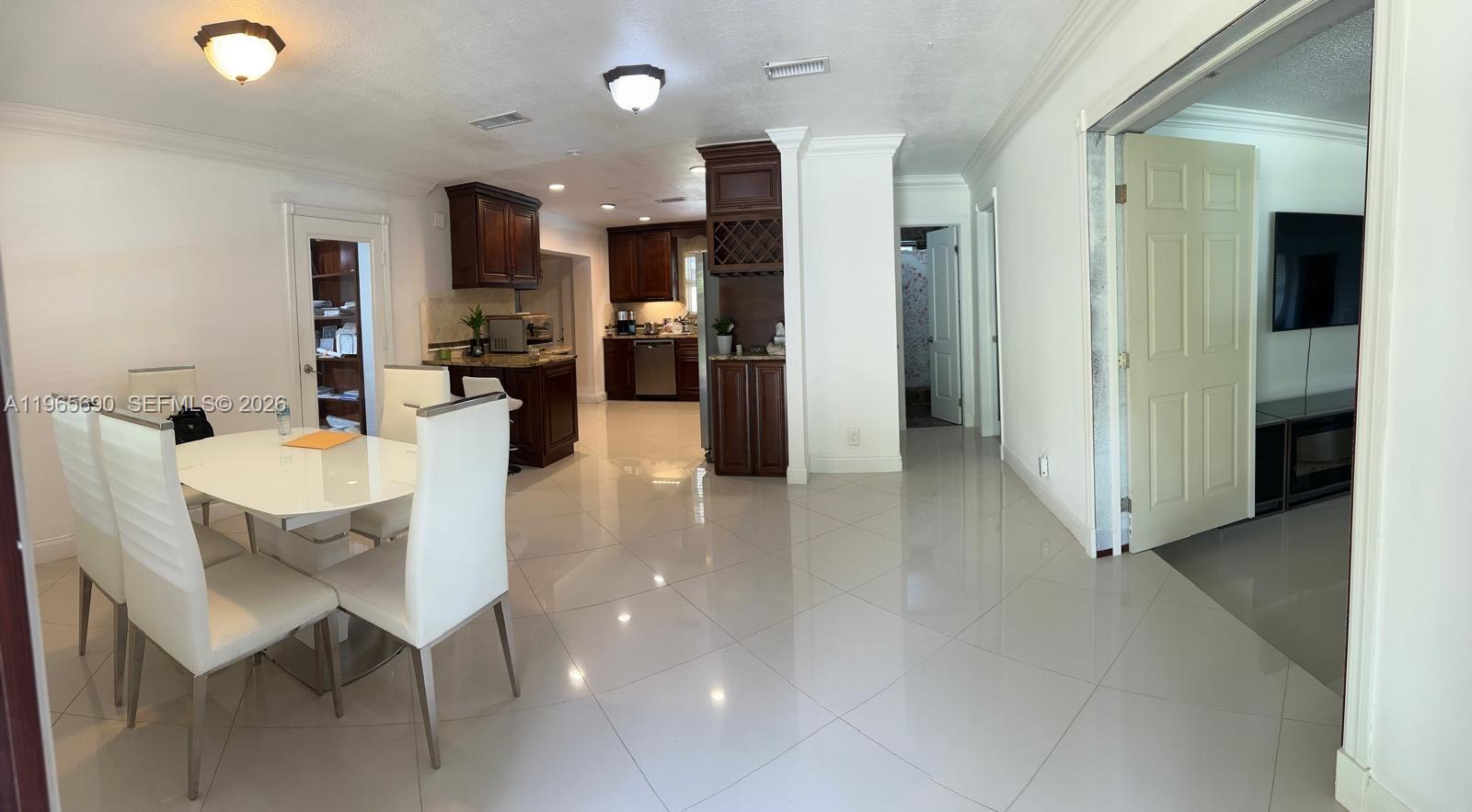 Photo - 951 SW 121st Ave