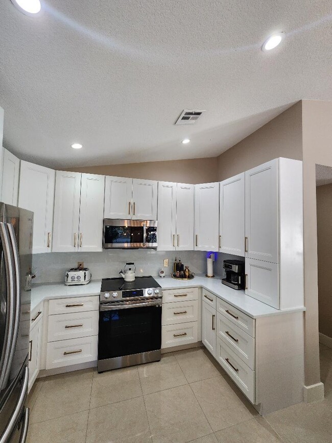 Photo - 3760 NW 19th St