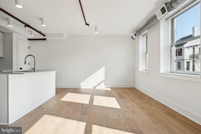 Photo - 901 King St Unidad 203