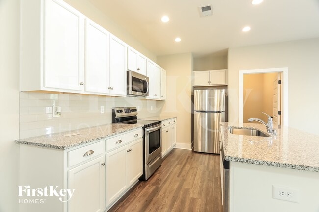 Photo - 1397 Woodridge Pl